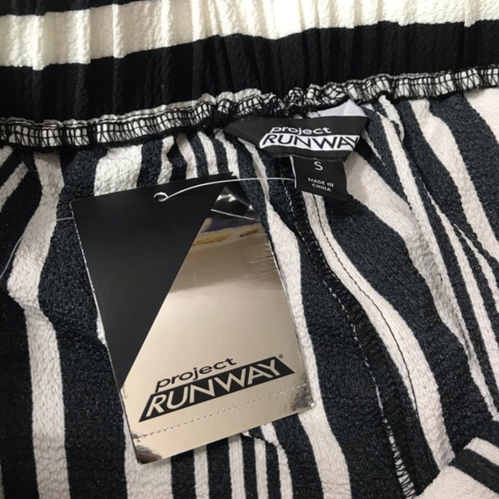 2pc.PROJECT RUNWAY STRIPED SET✨ - Picture 11 of 11
